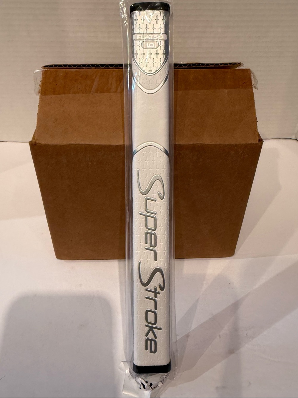 Super Stroke Synergy Flatso 1.0 White/Silver Putter Grip -
